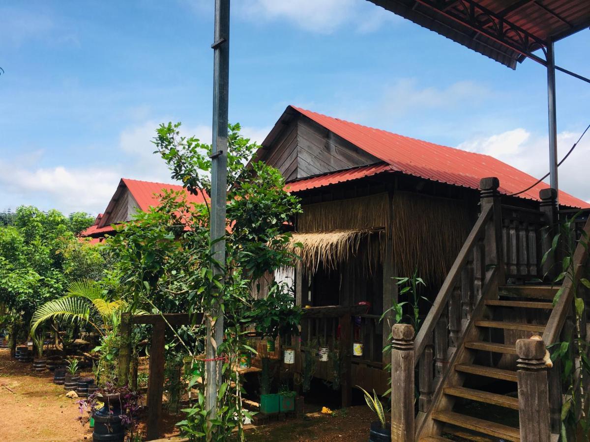 Ratanakiri Farmhouse & Trekking Banlung Екстер'єр фото