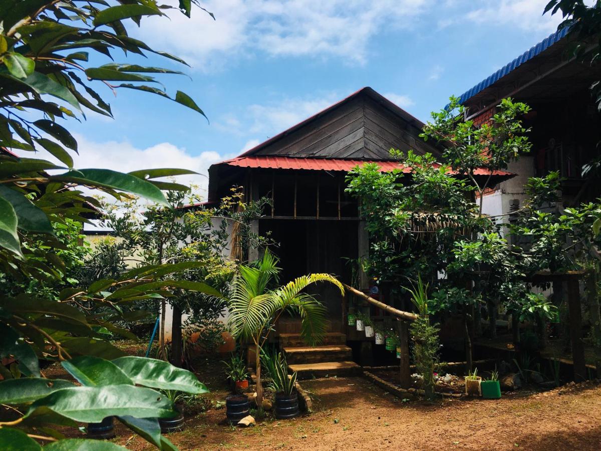 Ratanakiri Farmhouse & Trekking Banlung Екстер'єр фото